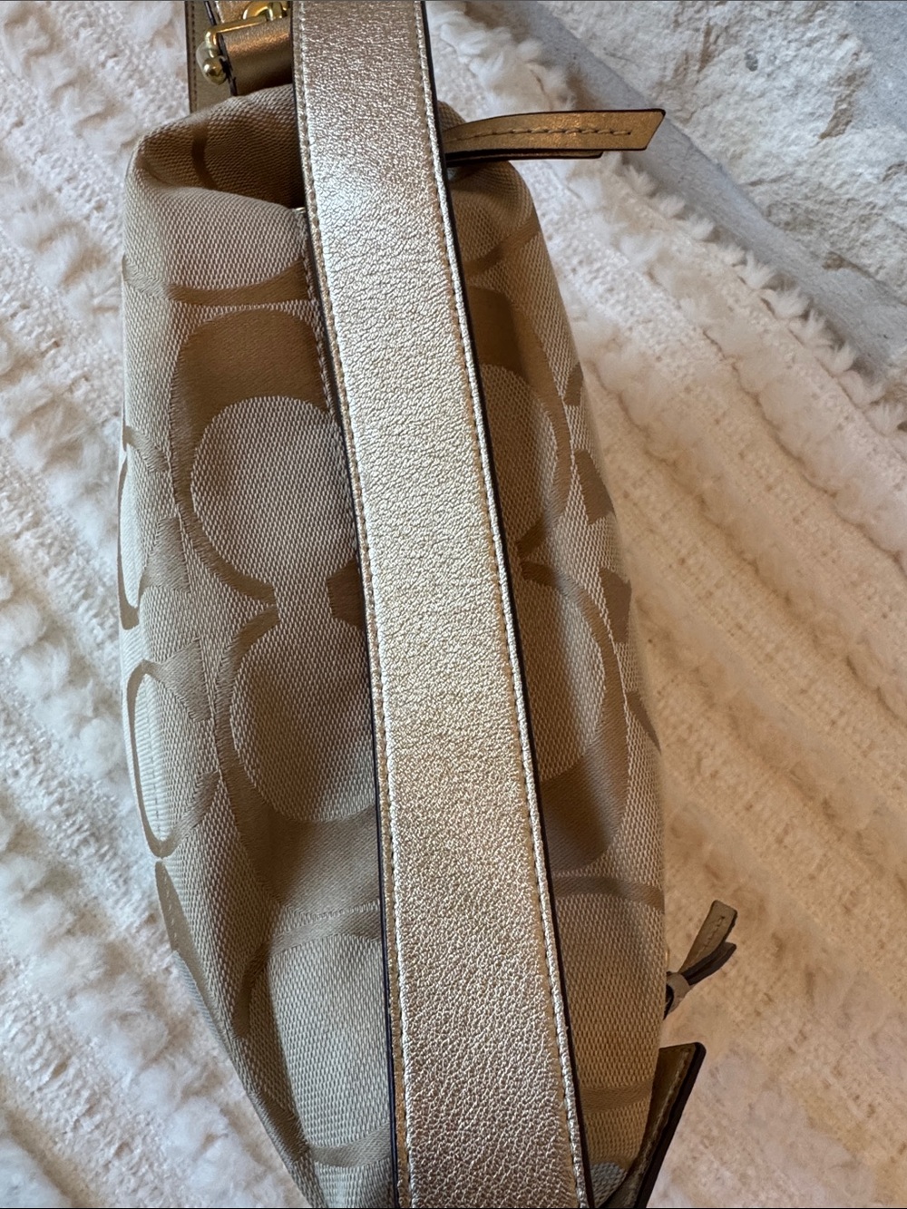 Coach Khaki/Chalk Signature Canvas Shoulder Bag - Like New, Vibrant - Picture 4 of 12